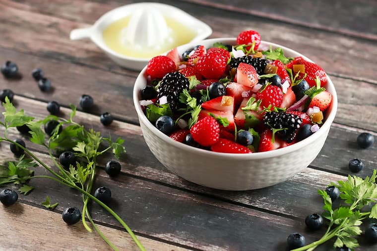 Fresh Summer Berry Salsa - This salad is so delicious yet healthy! It’s the perfect summer salad and looks so instagram-able! Have it ready in under 10 mins!! | ScrambledChefs.com