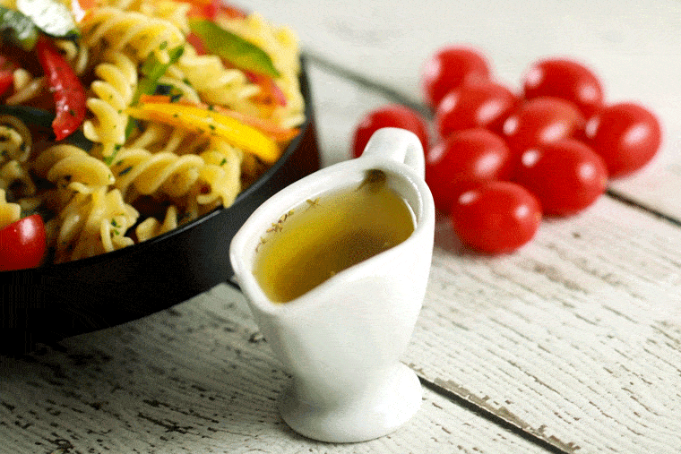 Cold Pasta Salad with Italian Dressing - This pasta salad is absolutely delicious!! Plus you're getting all the nutrients of a salad plus the yumminess of the pasta! PERFECT! | ScrambledChefs.com