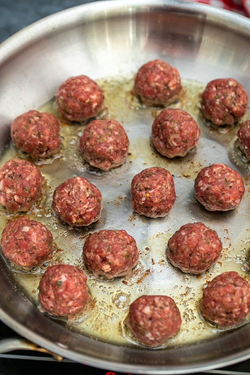 Cooking meatballs in sklillet