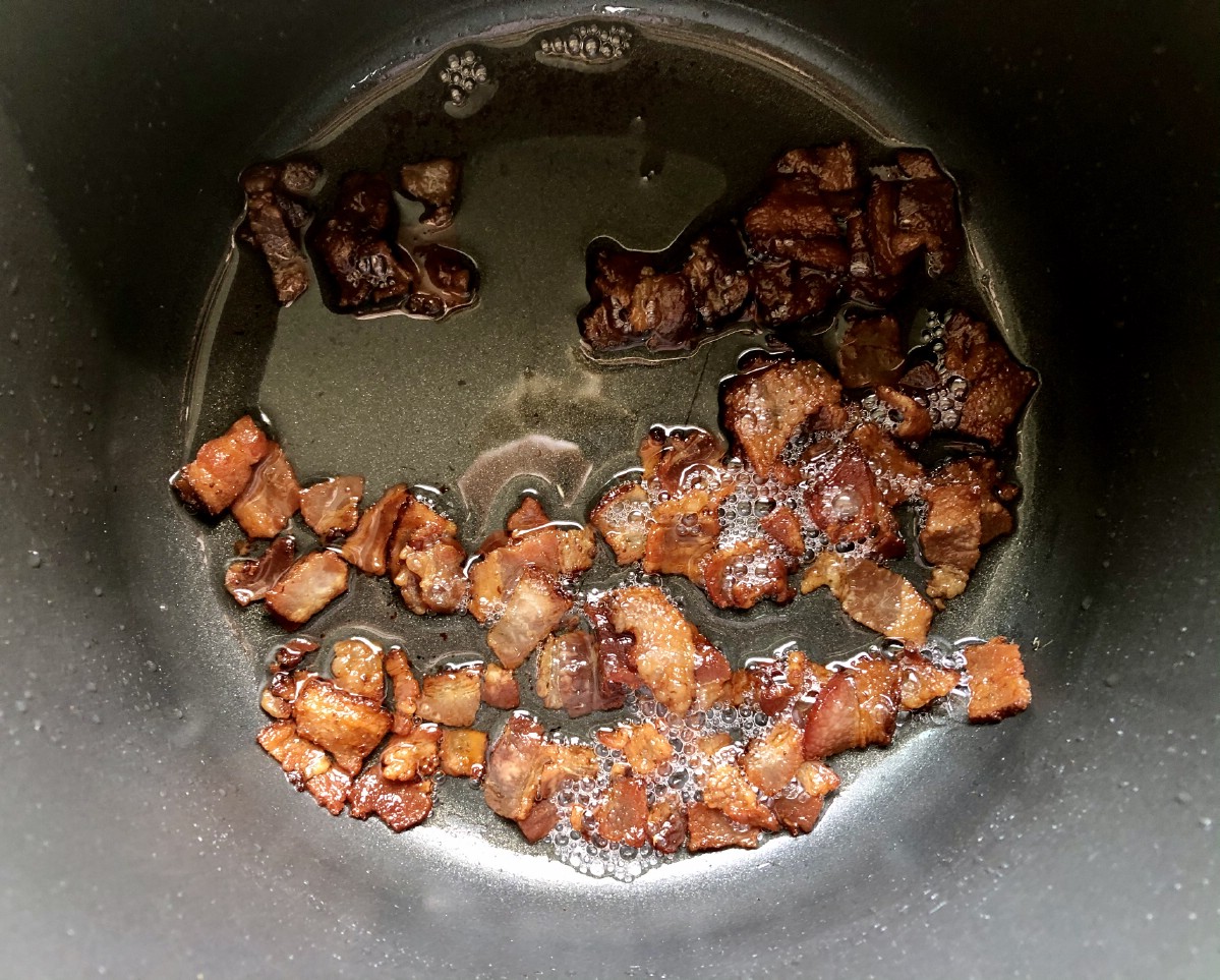 Bacon cooked in pan