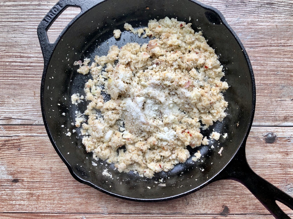 Cooking rice in skillet