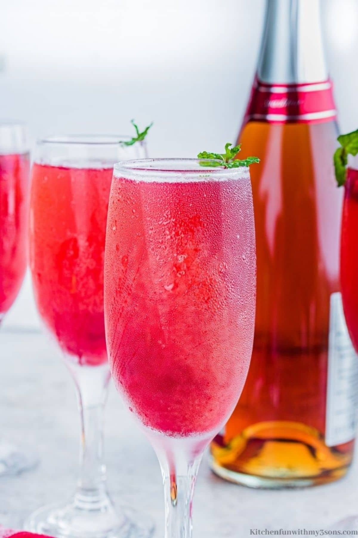 Berry bellini cocktail