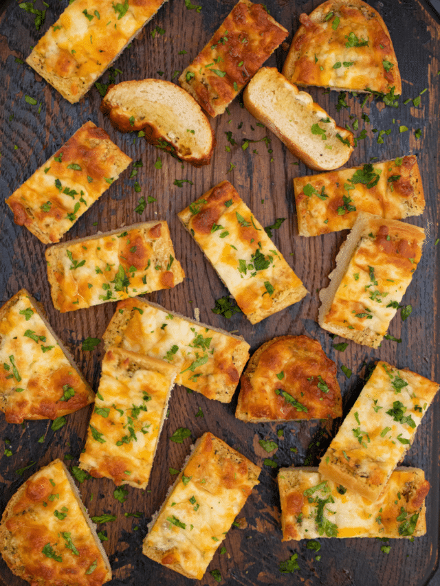 Ultimate Cheesy Garlic Bread Recipe