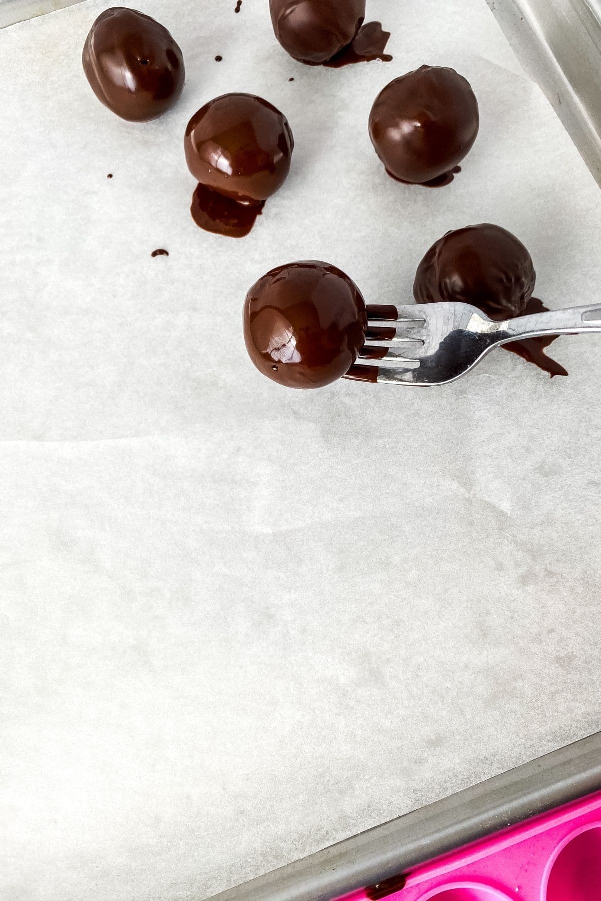 Dipping chocolate balls