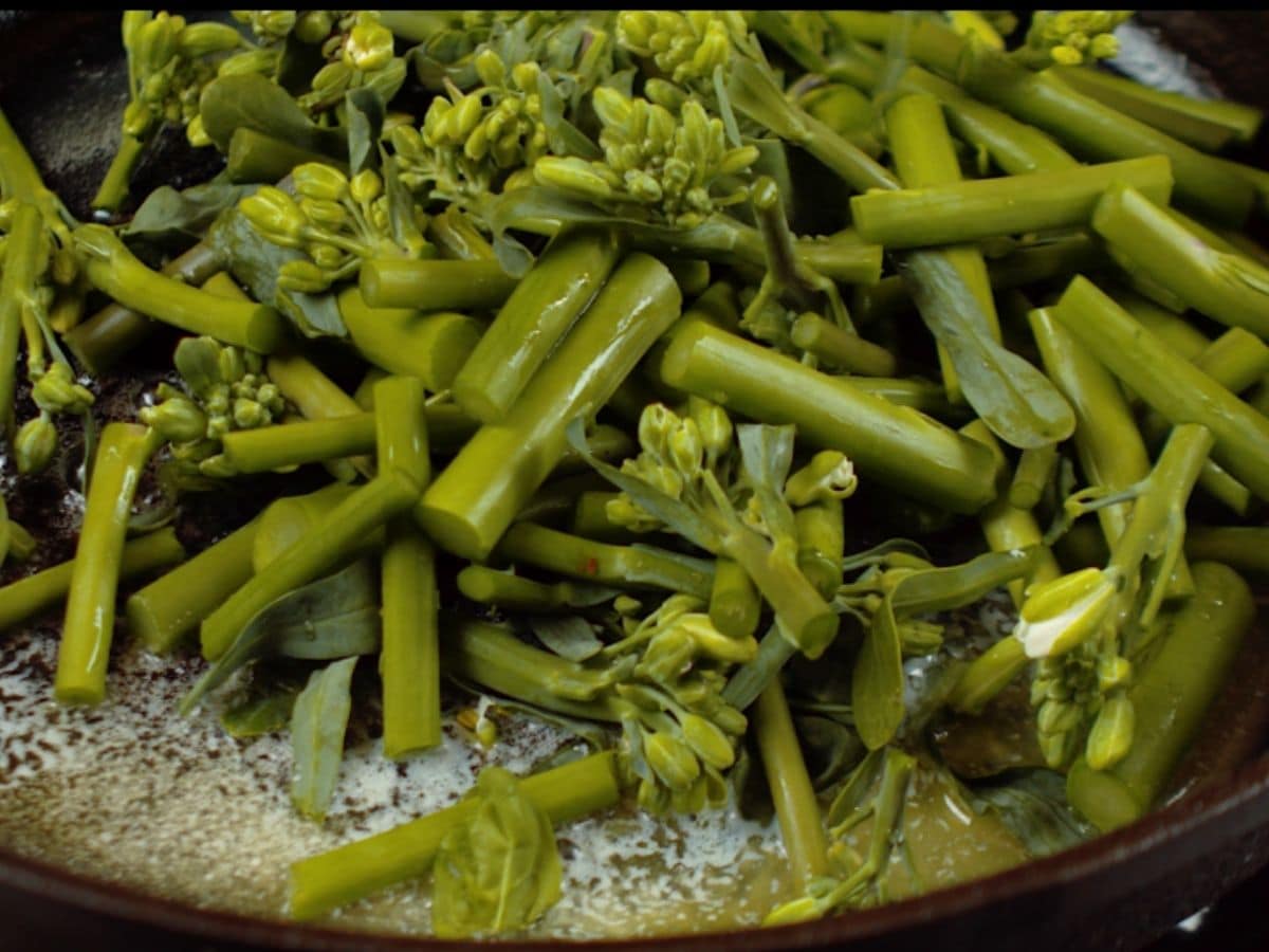 Broccoli in skillet