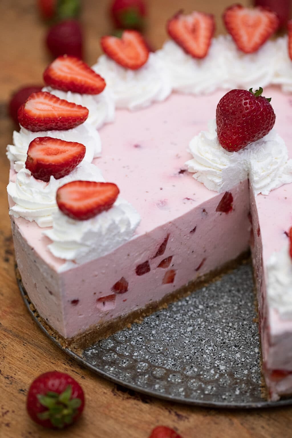 Fluffy No Bake Strawberry Cheesecake Recipe | Scrambled Chefs