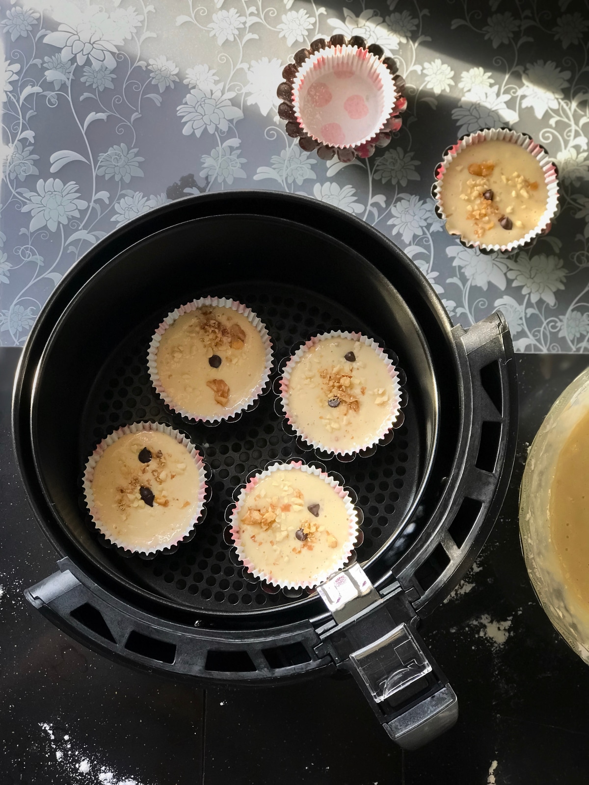 Cupcakes in black air fryer