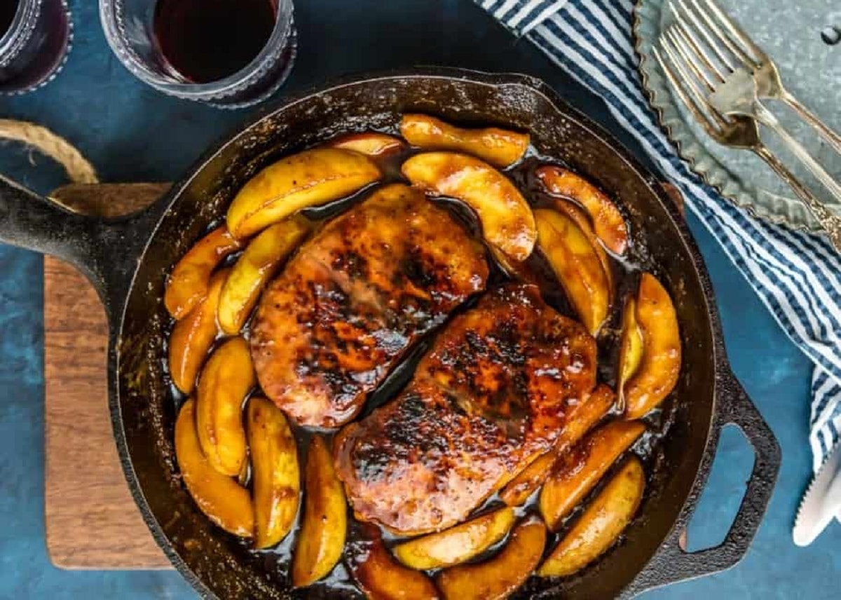 Apple butter pork chops with apples