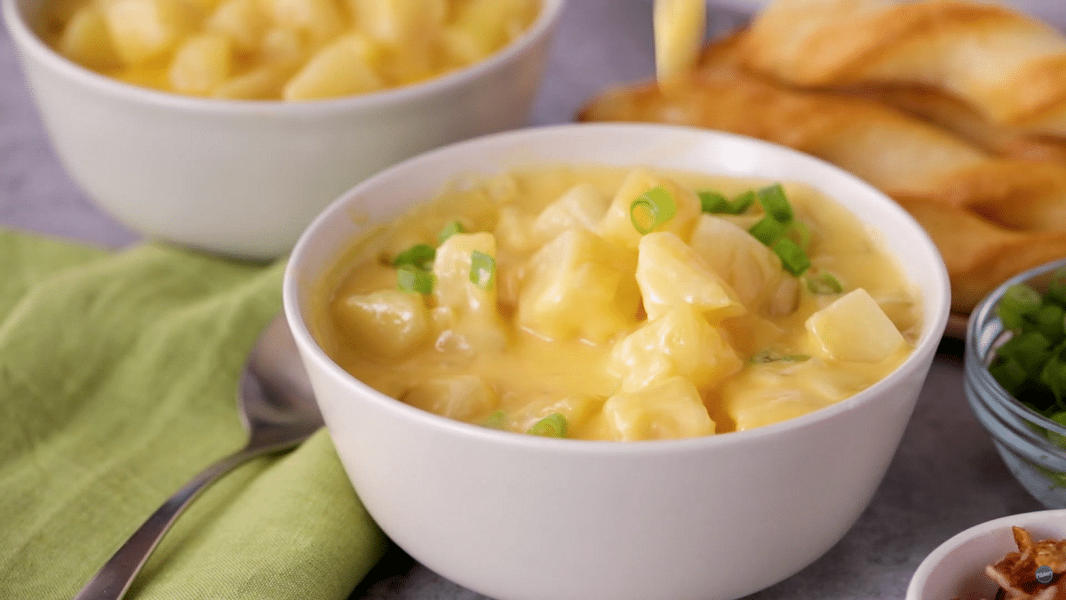 Cheesy Potato Slow Cooker Soup