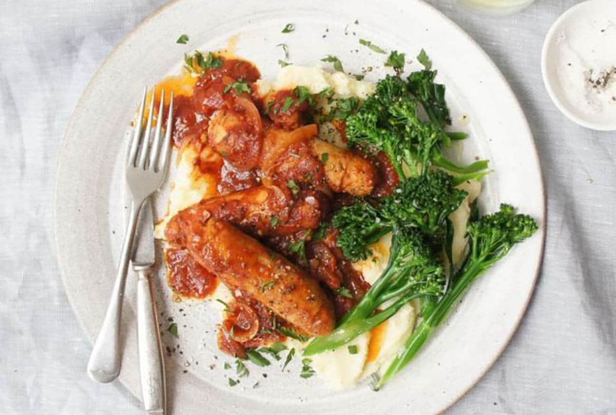 Devilled Sausages with broccolini 