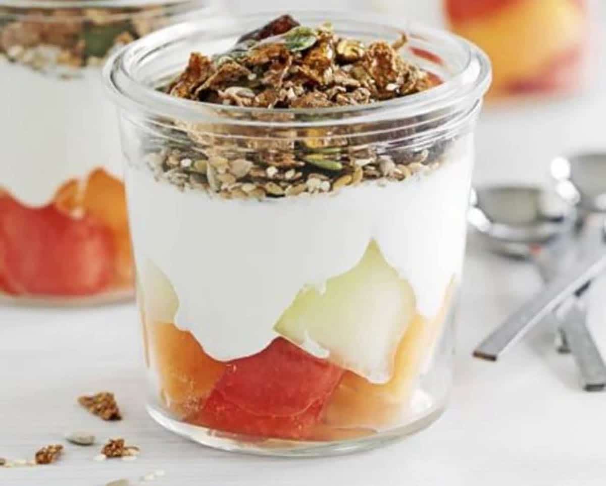 Melon with yoghurt topped with Crunchy Bran Pots