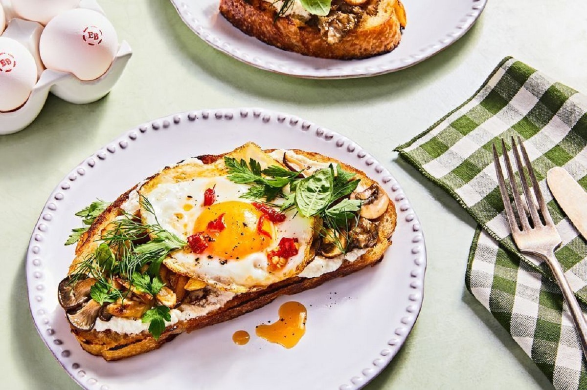 Mushroom, Ricotta, and Fried Egg Tartine