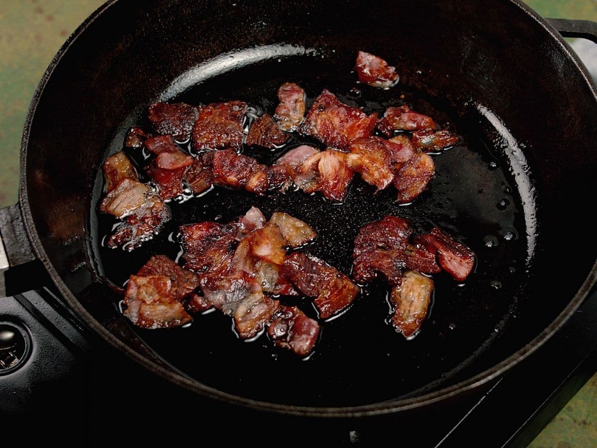 Crispy bacon in cast iron skillet