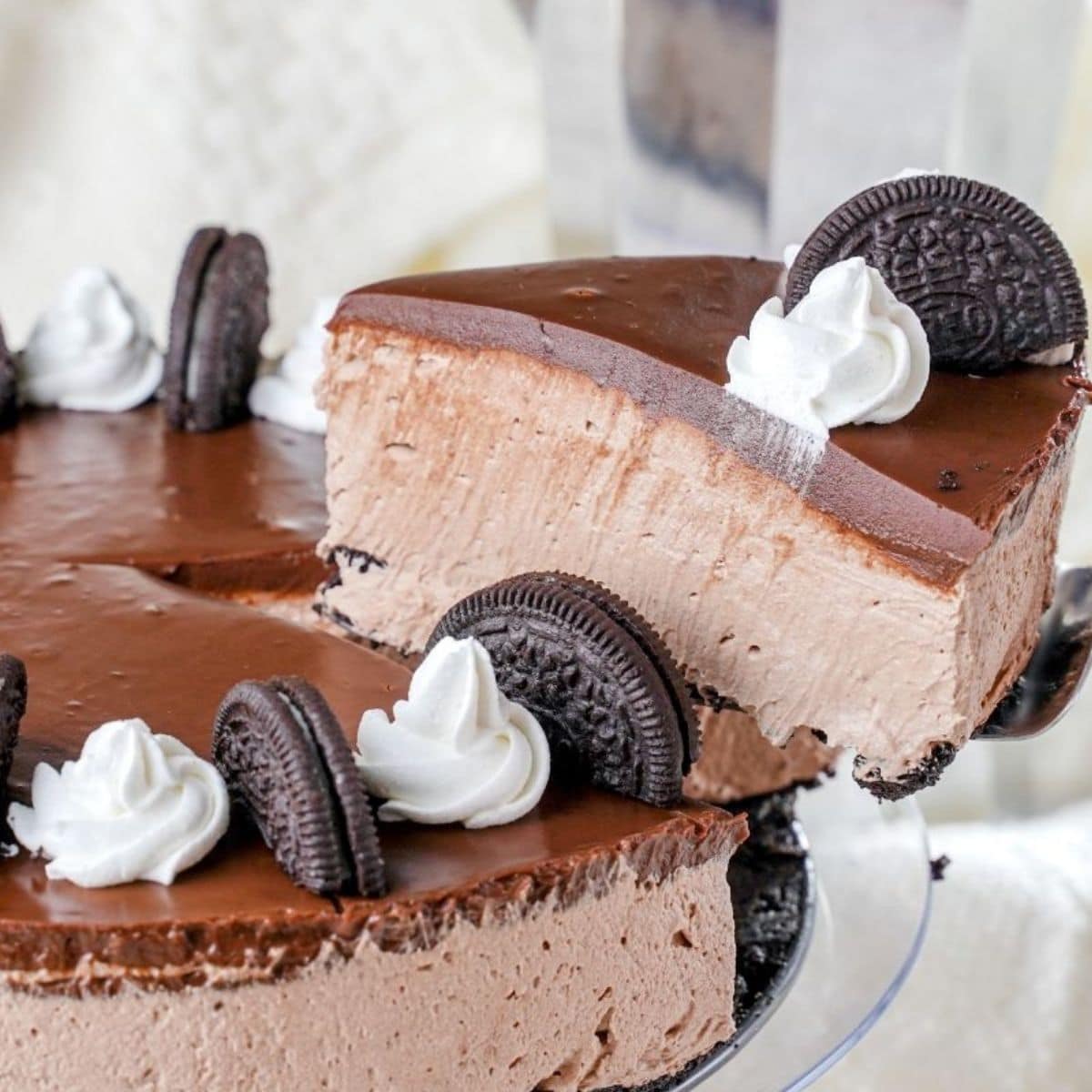 Oreo Cheesecake Layer Cake Recipe ~ there is an entire package of Oreos  into this cake via the cheesecake, butter… | How sweet eats, Oreo cake  recipes, Oreo dessert